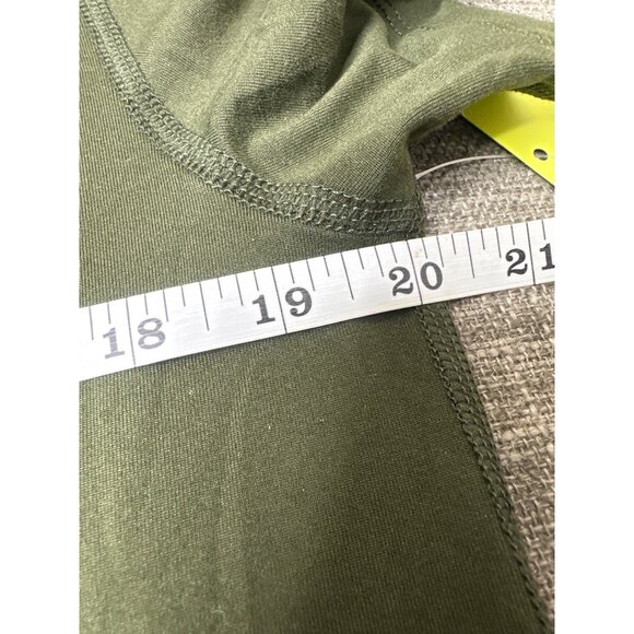 Womens Green Short Sleeve T Shirt and Gray Shorts w/ Pockets - Picture 4 of 12